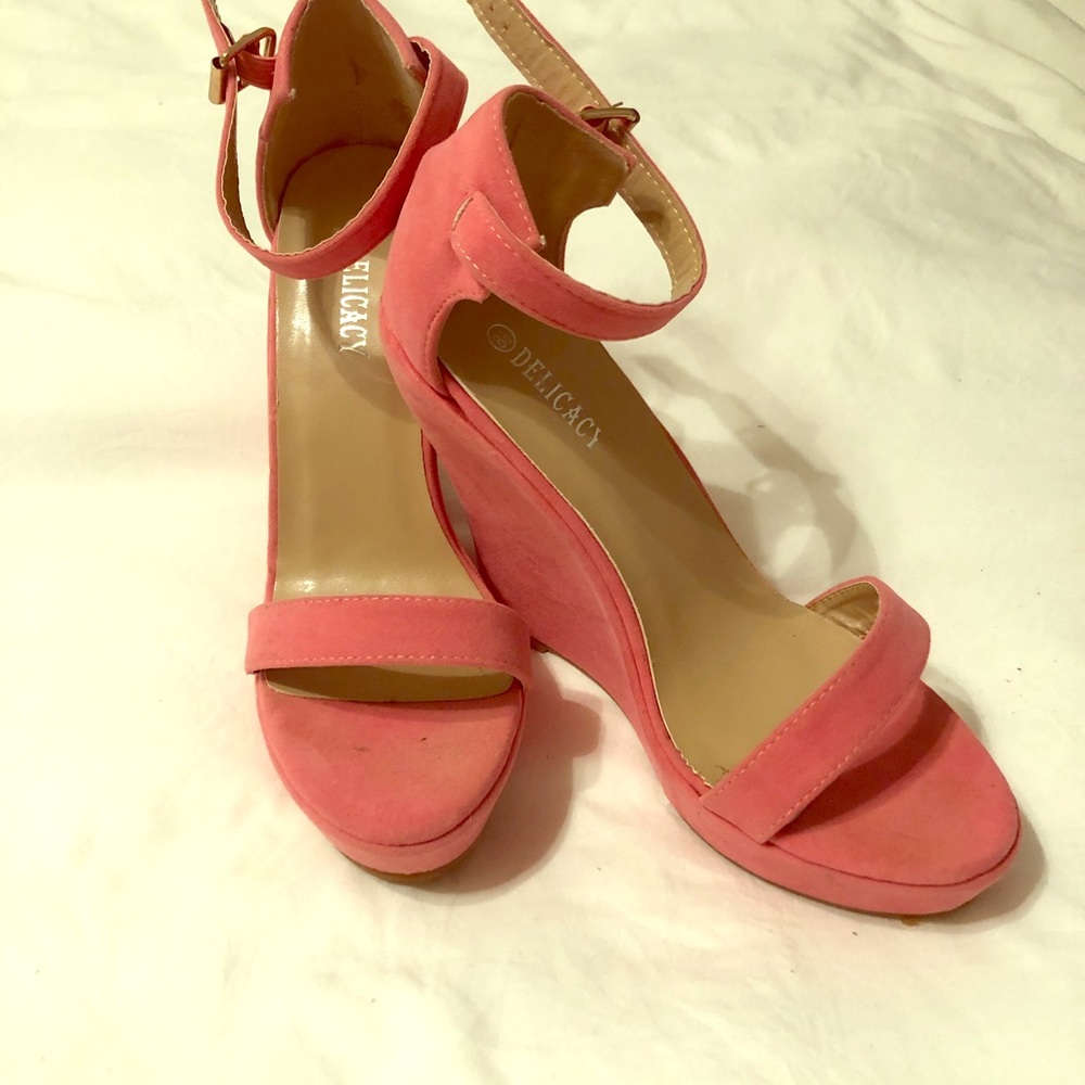 NWOT Sexy pink strap wedges